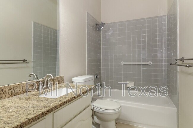 Building Photo - 6208 Mt Vernon Dr