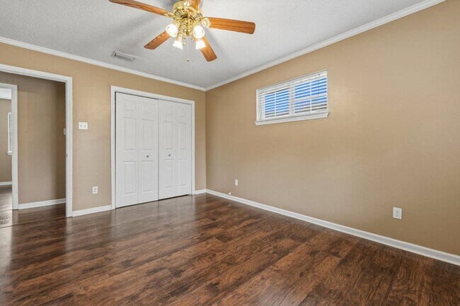 Building Photo - Nice 3 Bedroom 2 and a Half Bathroom House in Jacksonville, Arkansas