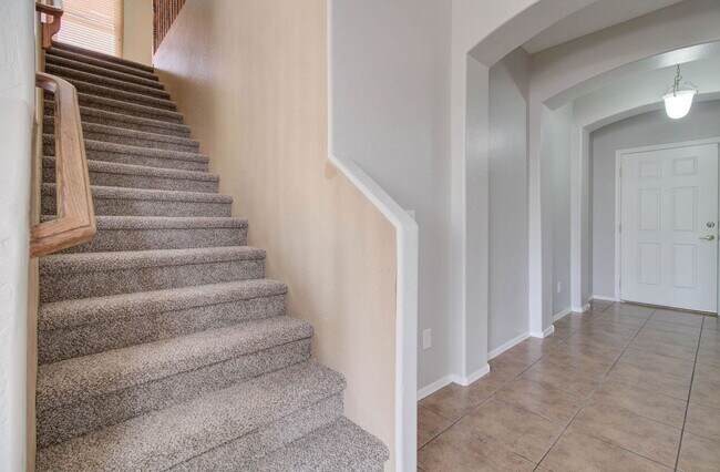 Building Photo - 15882 N 172nd Ln