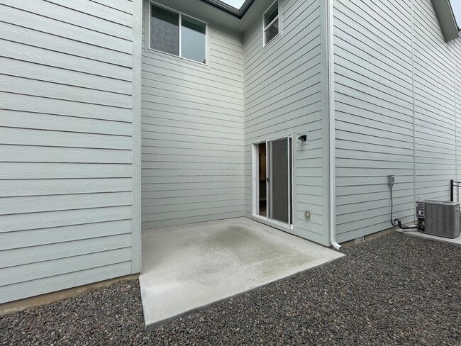 Building Photo - 4403 N Magical Crk Ave