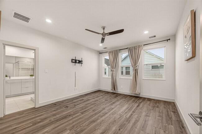 Building Photo - 4418 Bora Bora Ln