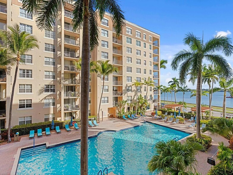 Pool and Hot Tub - 1801 N Flagler Dr