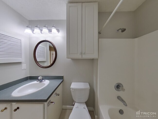 Building Photo - 7319 Volley Dr N