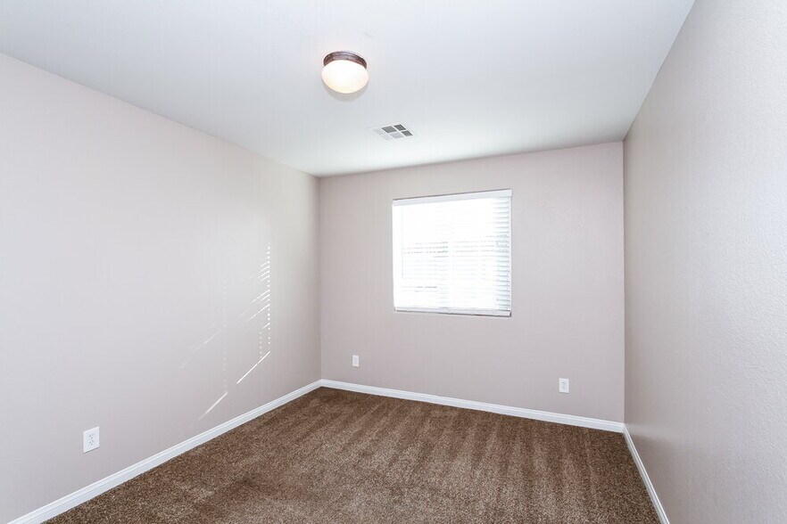 Building Photo - 10293 Burning Bush St