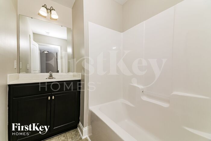 Building Photo - 220 Outwater Ridge Dr