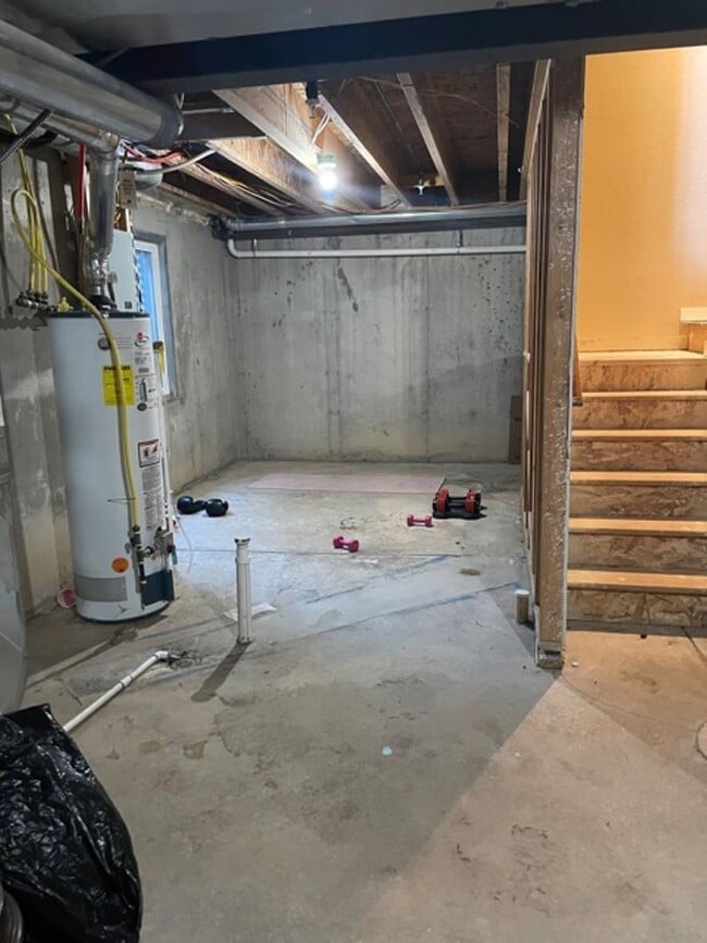 Building Photo - Gorgeous End-Unit Townhome Backing to Open Space!
