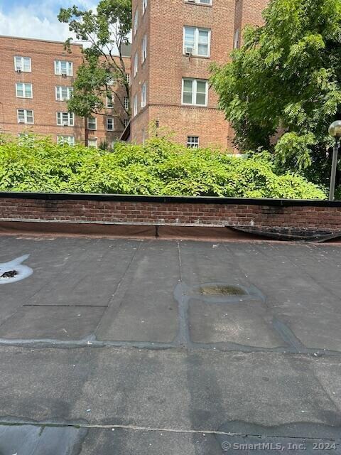 Building Photo - 140 Hoyt St
