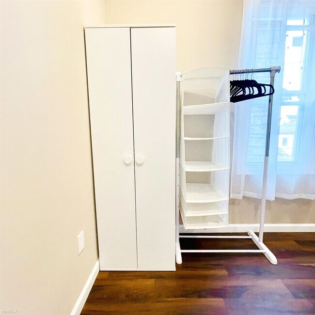 Building Photo - 3 br, 1 bath House - 2623 Edwin Street Fir...