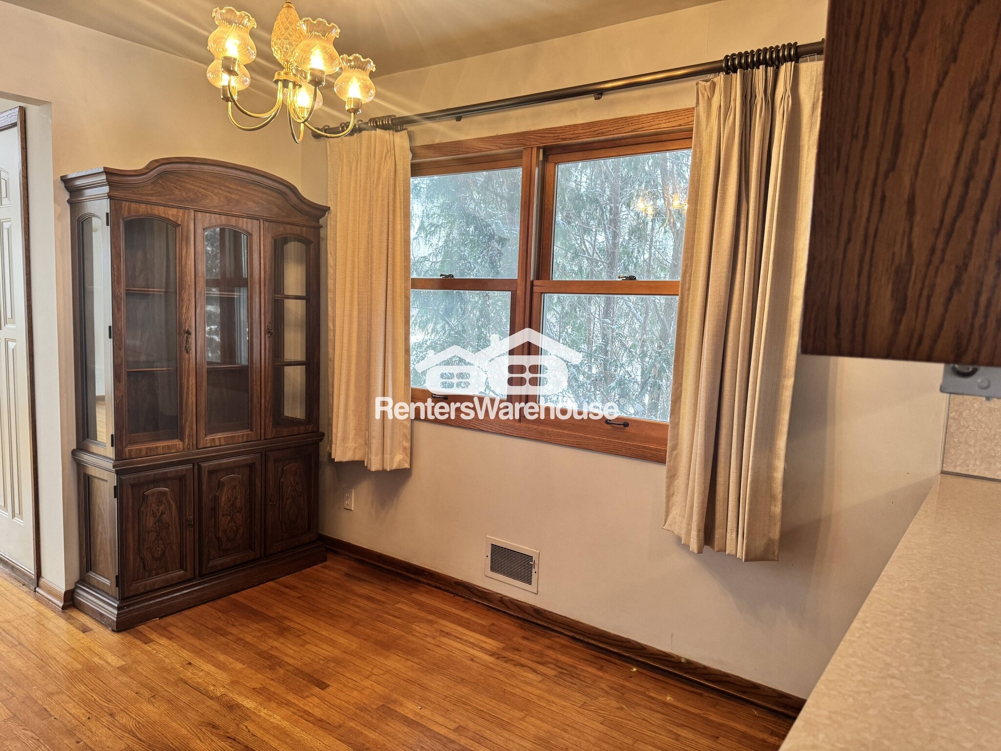 Building Photo - 8225 20th Ave N