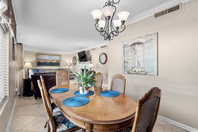 Building Photo - 10100 Lakeshore Dr