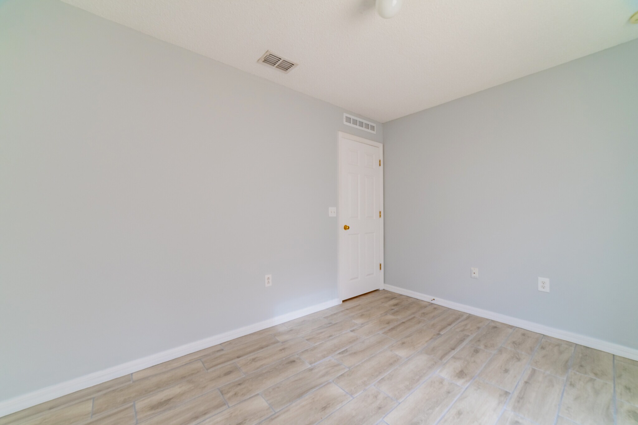 Building Photo - 5396 Berrien Ave