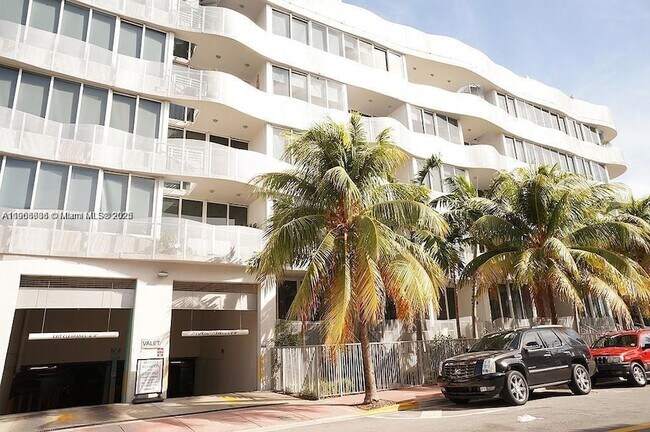 Building Photo - 435 21st St