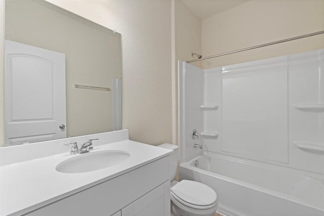 Building Photo - 141 Onna St