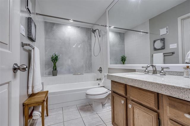 Building Photo - 16301 Ledgemont Ln