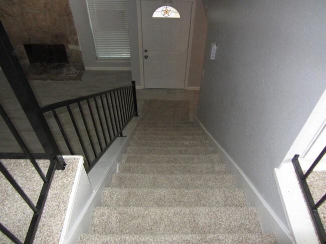 Building Photo - 5738 Easthampton Dr