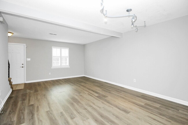 Building Photo - 11111 Park Rd