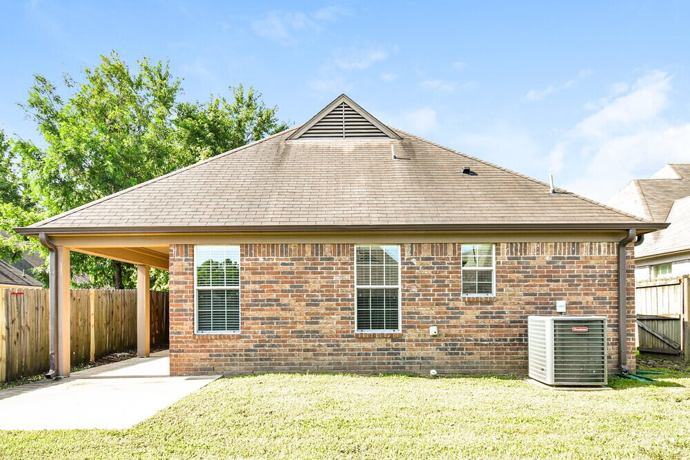 Building Photo - 9892 Southern Oak Way