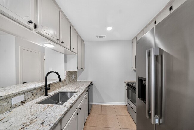 Building Photo - 3803 CR 149