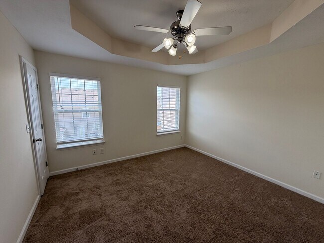 Building Photo - Available Now! 2 Bed, 2.5 Bath Townhome in The Cottages Of Lake Forest