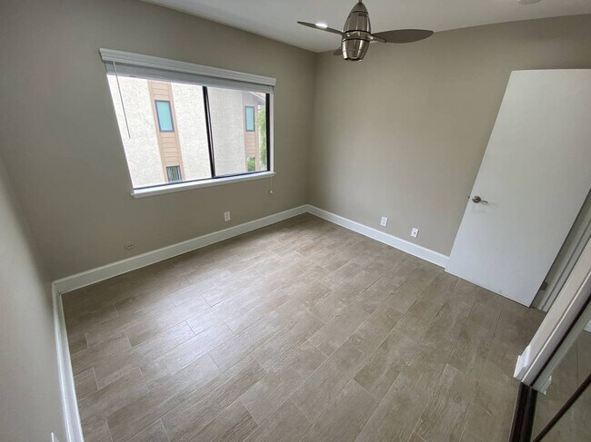 Building Photo - 26356 W Plata Ln