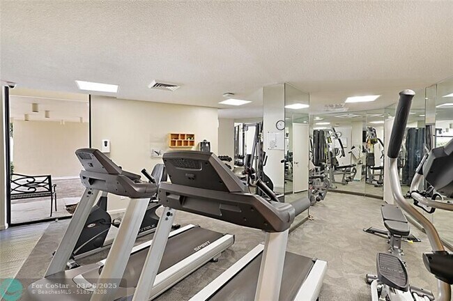 Building Photo - 2800 N Ocean Dr