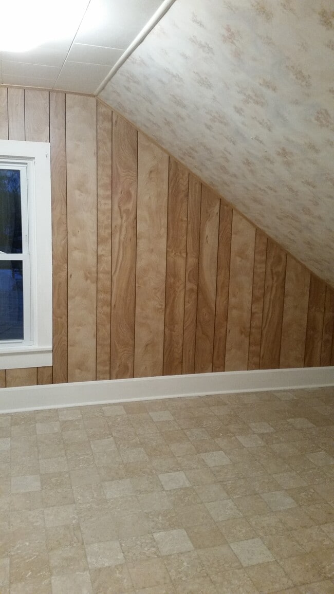 Additional room off of bathroom - 601 Post St