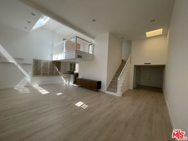 Building Photo - 131 N Wetherly Dr