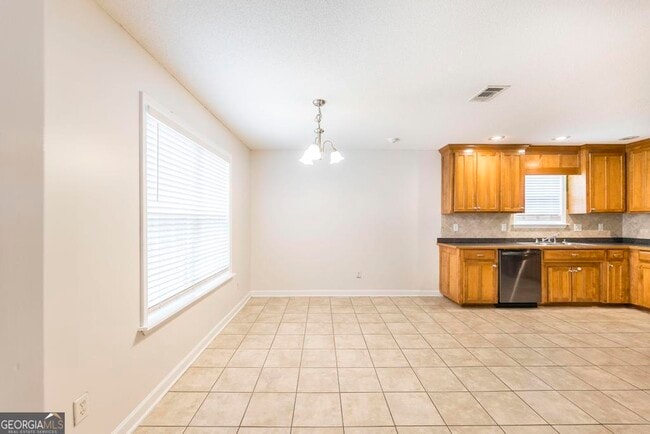 Building Photo - 215 Wingfield Way