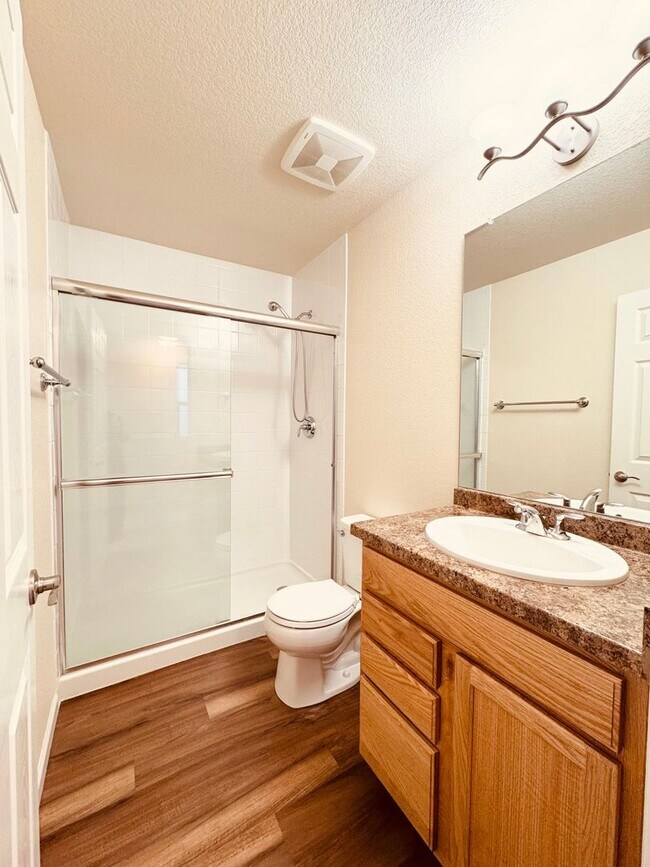 Building Photo - Charming 2 Bed, 2.5 Bath house located off of 119 and 287. Across from Longmont Rec Center and St...