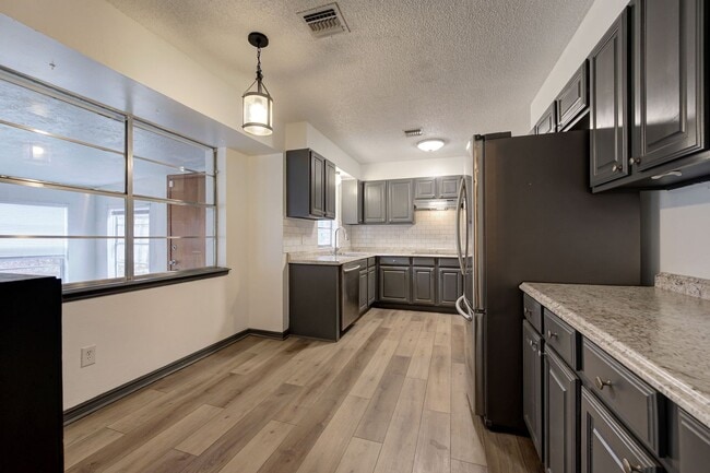 Building Photo - Welcome to your new home!