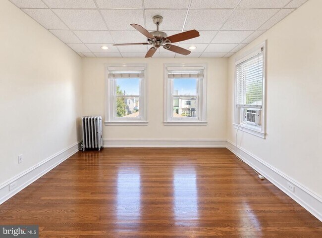 Building Photo - 815 Fayette St