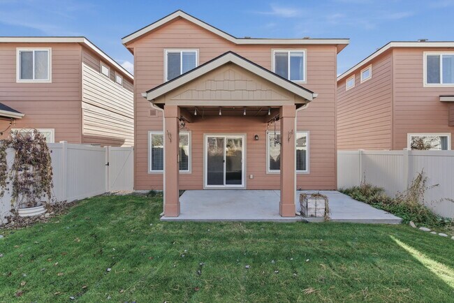 Building Photo - 9138 W Tillamook Dr