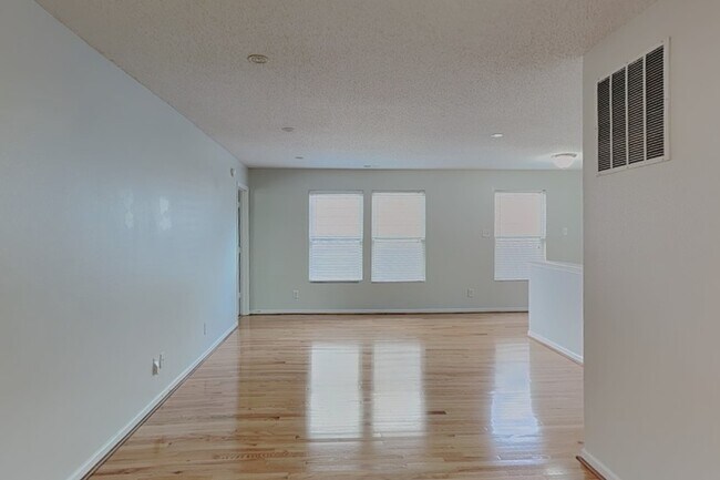 Building Photo - 7030 Maple Park Ln