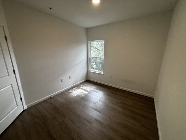 Building Photo - 1209 Southstation Pl