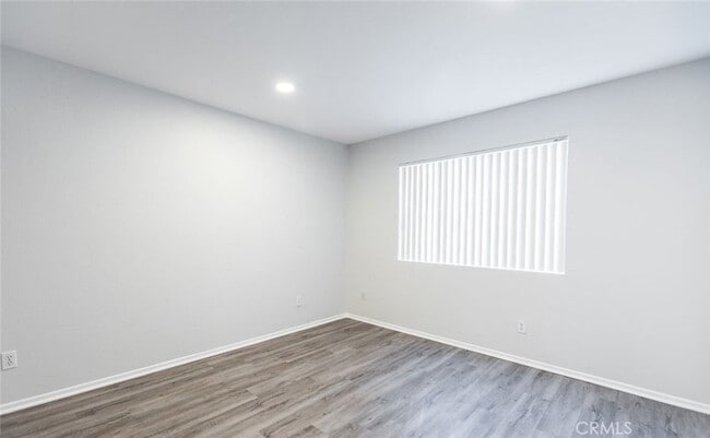 Building Photo - 4406 Cahuenga Blvd