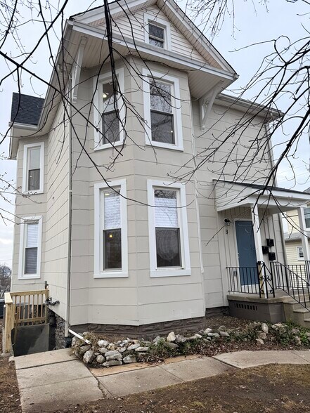 Building Photo - 3 E Overlea Ave