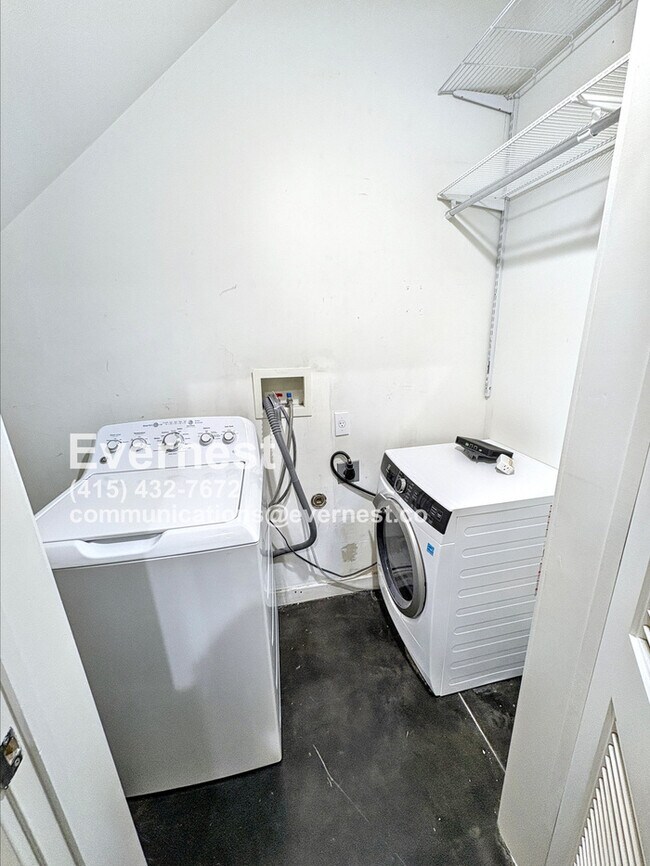Building Photo - Beautiful 2 bed 2 bath in Oakland!