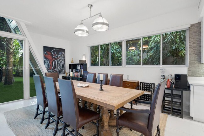 Building Photo - 3861 Kumquat Ave