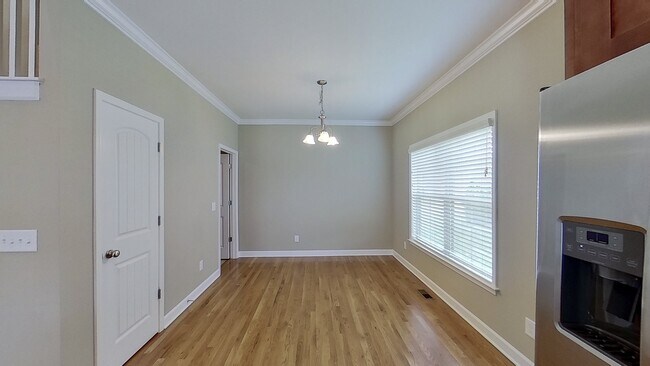 Building Photo - 5010 Speight St