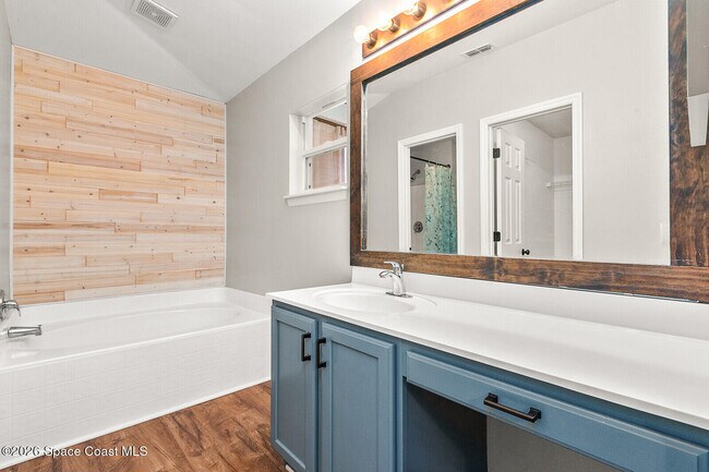 Building Photo - 2152 Spring Creek Cir