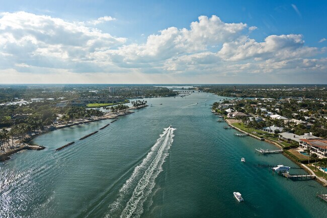 Building Photo - 1605 US-1