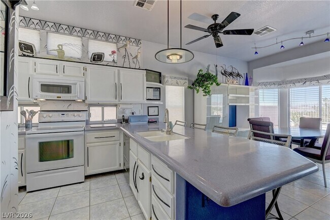 Building Photo - 362 Promontory Dr