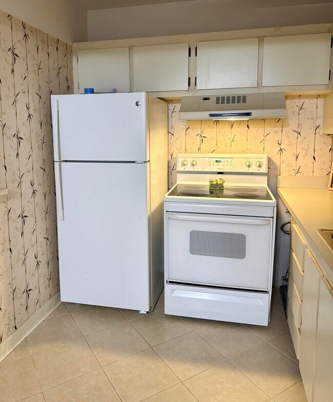 Building Photo - 2100 Springdale Blvd