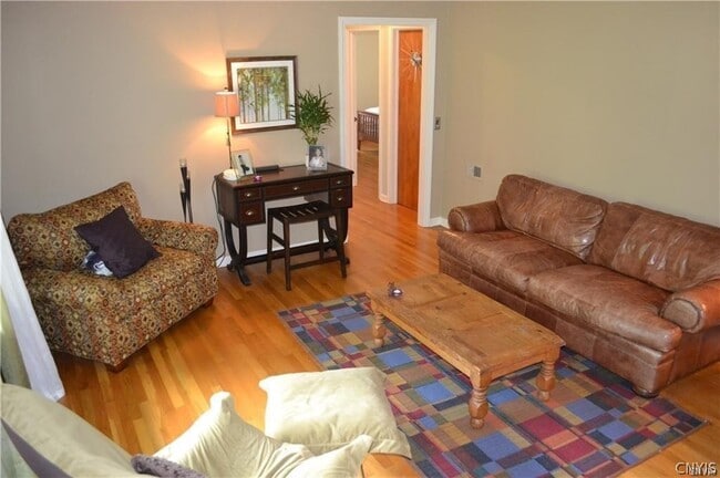 Building Photo - 18 E Austin St