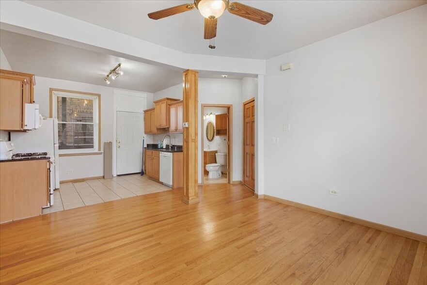 Building Photo - 3606 W Huron St