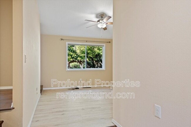 Building Photo - 9045 SW Pinto Ct