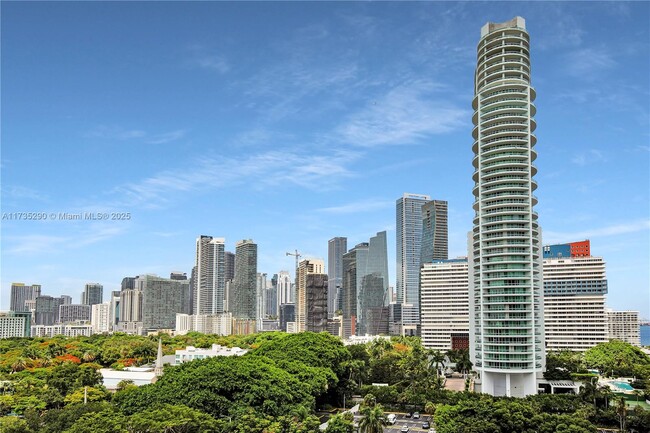 Building Photo - 1901 Brickell Ave