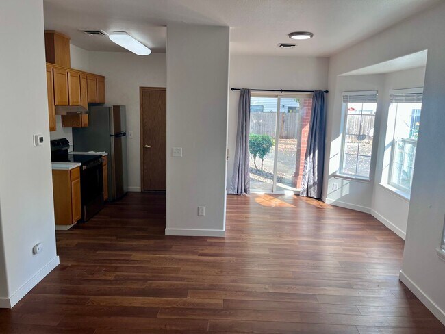 Building Photo - Super Crisp 2 Bedroom w/2 car attached garage