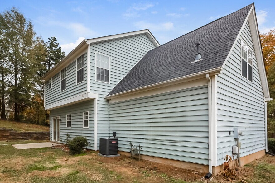 Building Photo - 2711 Clarencefield Dr