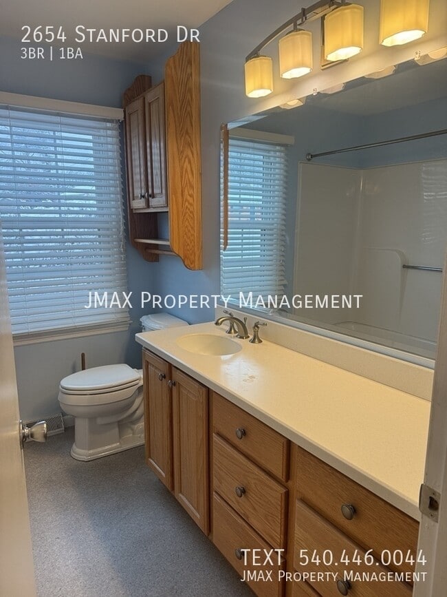 Building Photo - 2654 Stanford Dr